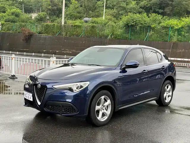 2017 Stelvio 2.0T 200HP Elite Edition