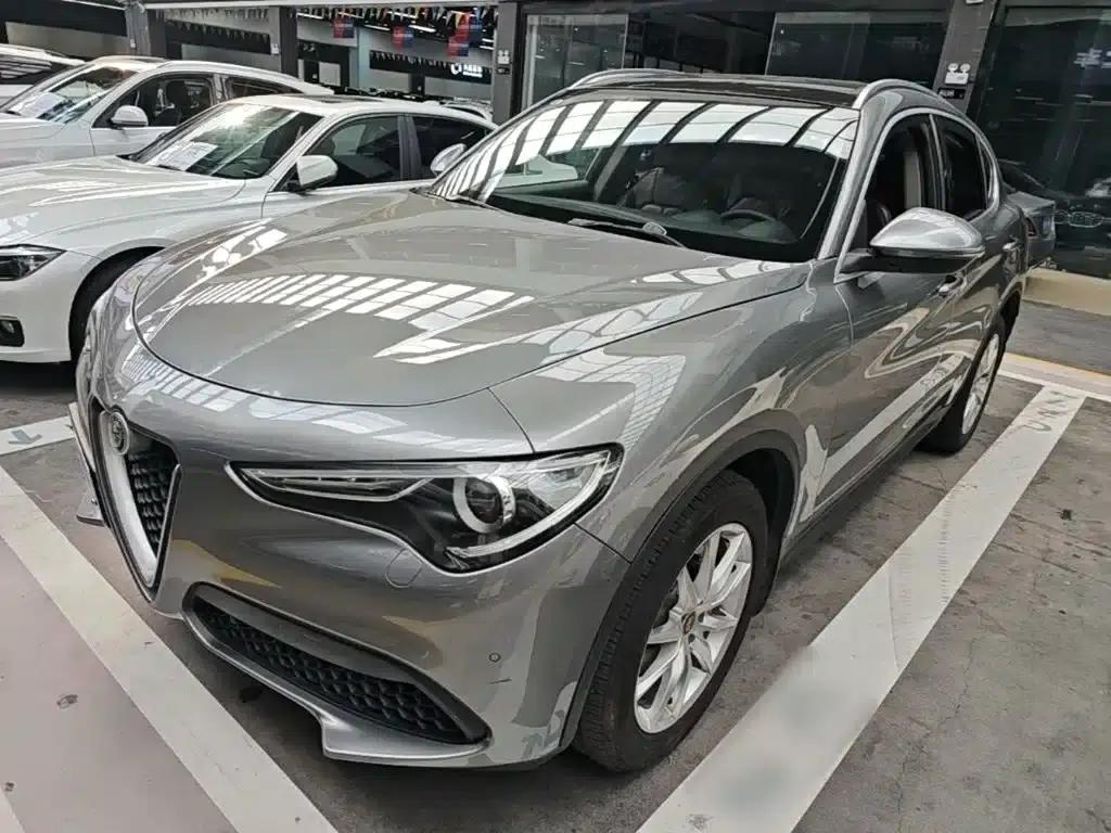 2017 Stelvio 2.0T 200HP Luxury Edition — миниатюра 2