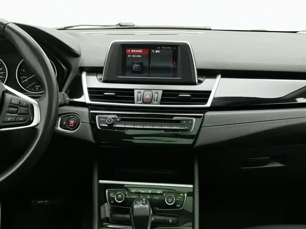 2016 BMW 2 Series Gran Tourer 218i Sport Design Package — миниатюра 12