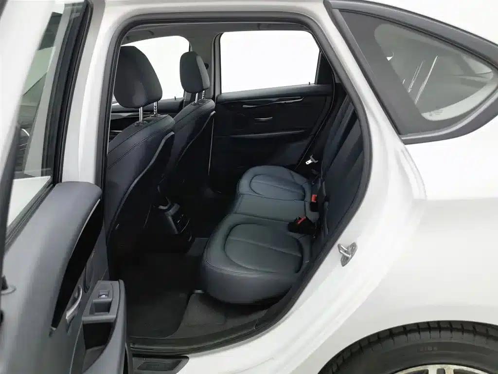 2016 BMW 2 Series Gran Tourer 218i Sport Design Package — миниатюра 15