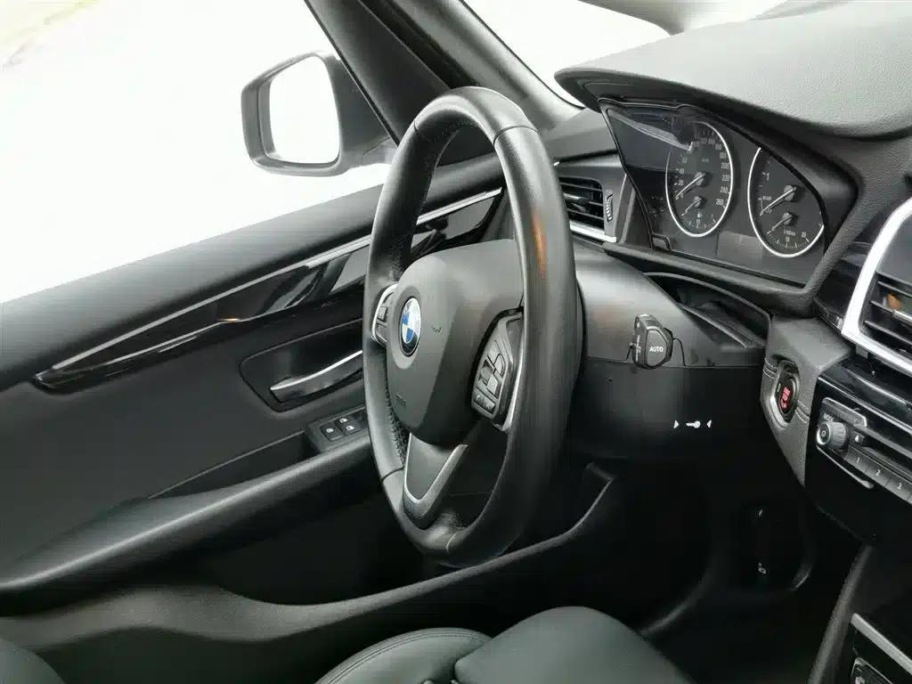 2016 BMW 2 Series Gran Tourer 218i Sport Design Package — миниатюра 22