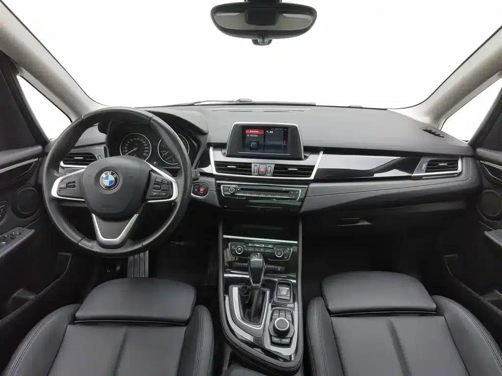2016 BMW 2 Series Gran Tourer 218i Sport Design Package — миниатюра 5