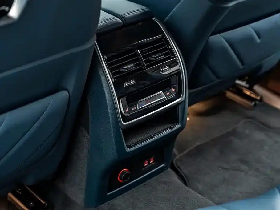 BMW XM 2023 50e — миниатюра 30