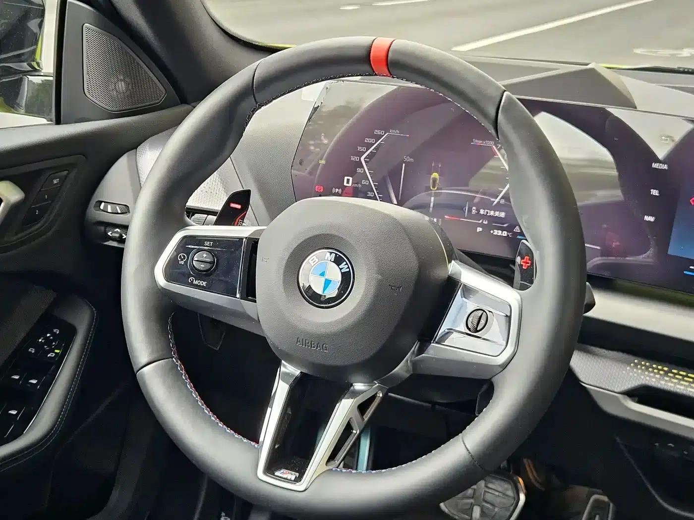 2025 BMW M235L — миниатюра 13