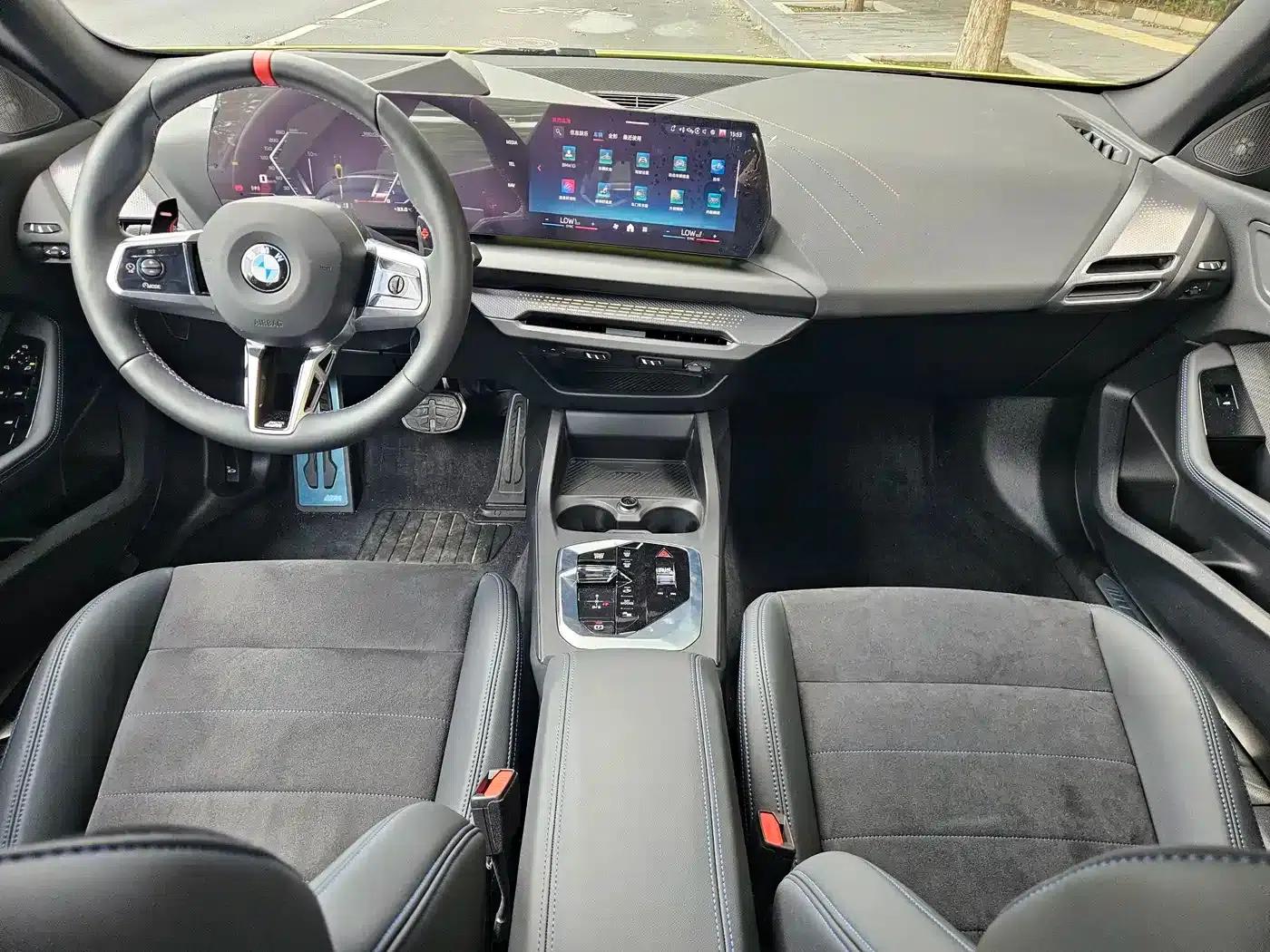 2025 BMW M235L — миниатюра 7