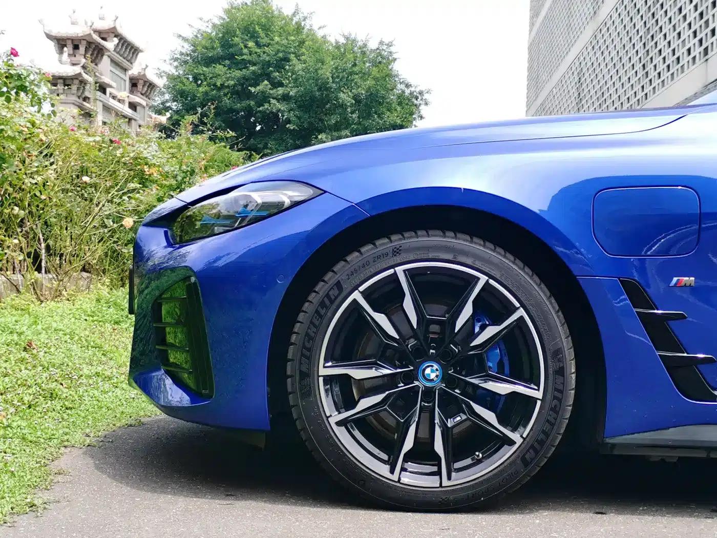 BMW i4 2022 M50 — миниатюра 8