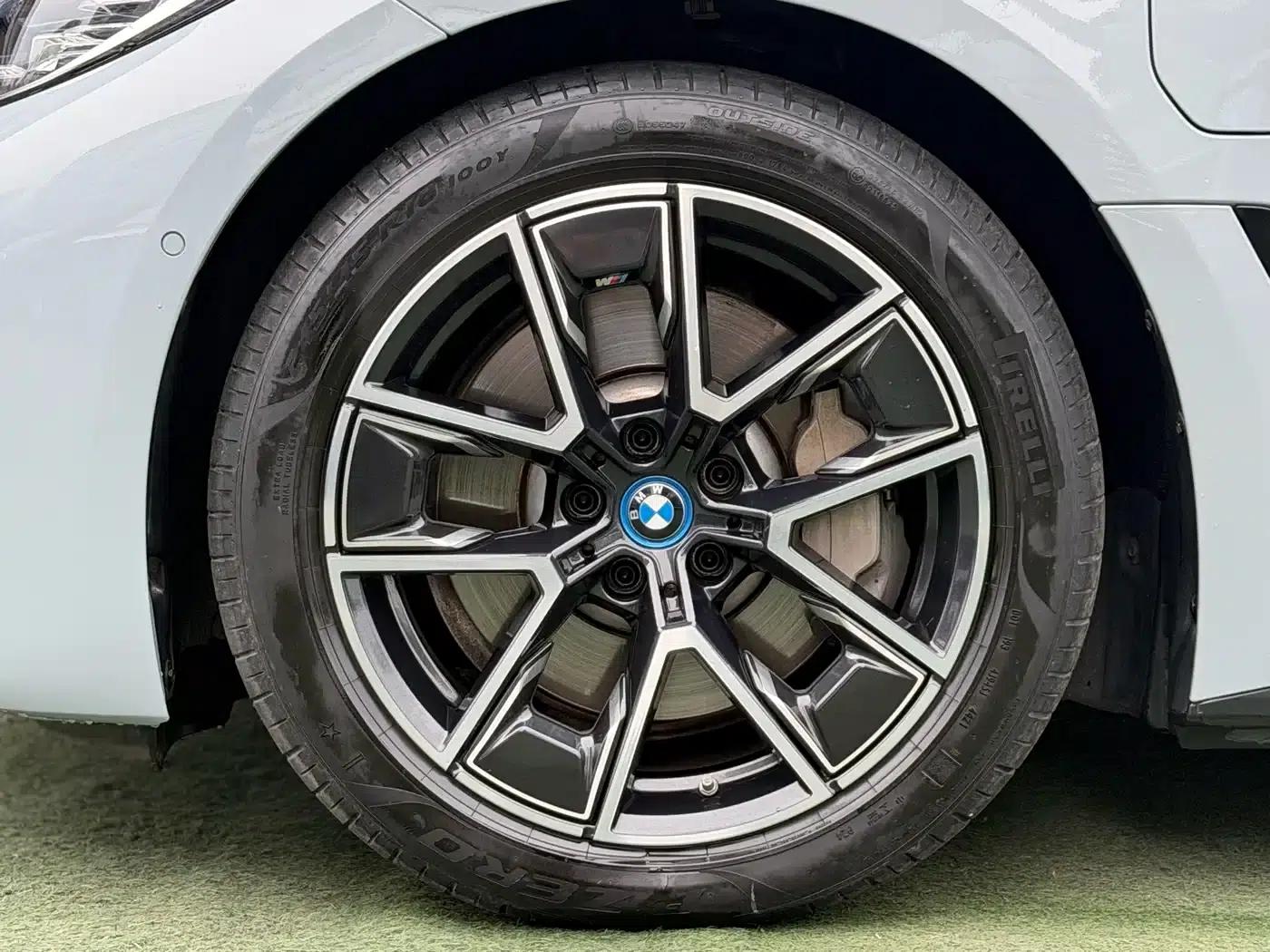 BMW i4 2022 eDrive40 — миниатюра 18