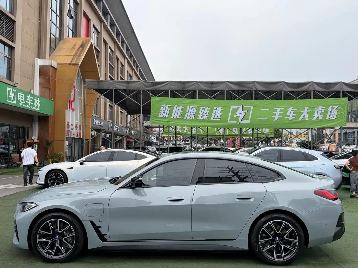 BMW i4 2022 eDrive40 — миниатюра 3