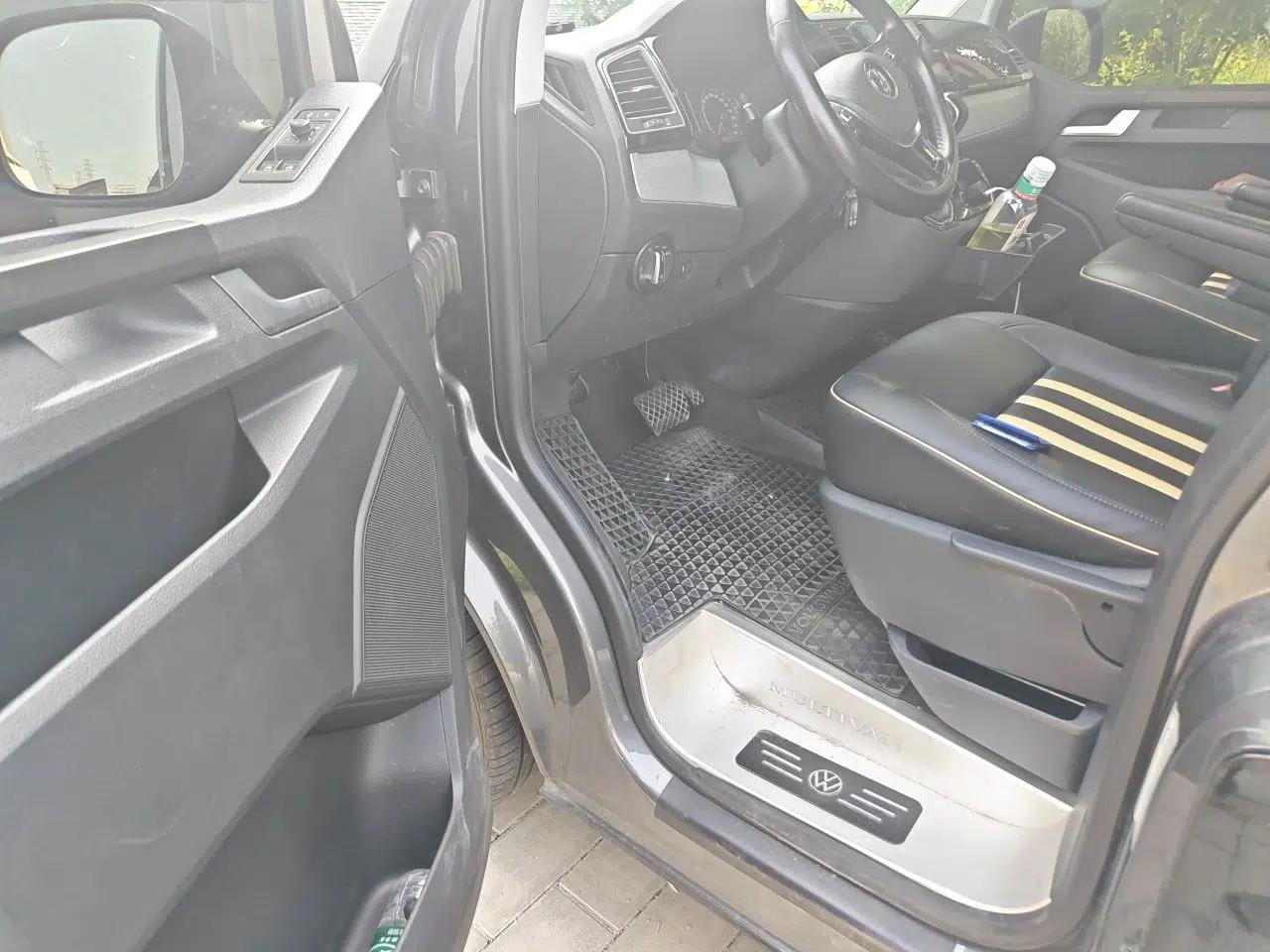 Volkswagen Multivan Volkswagen 2017 Multivan, 2.0T gasoline, automatic transmission, seven seats, four-wheel drive, with a differential lock. — миниатюра 16