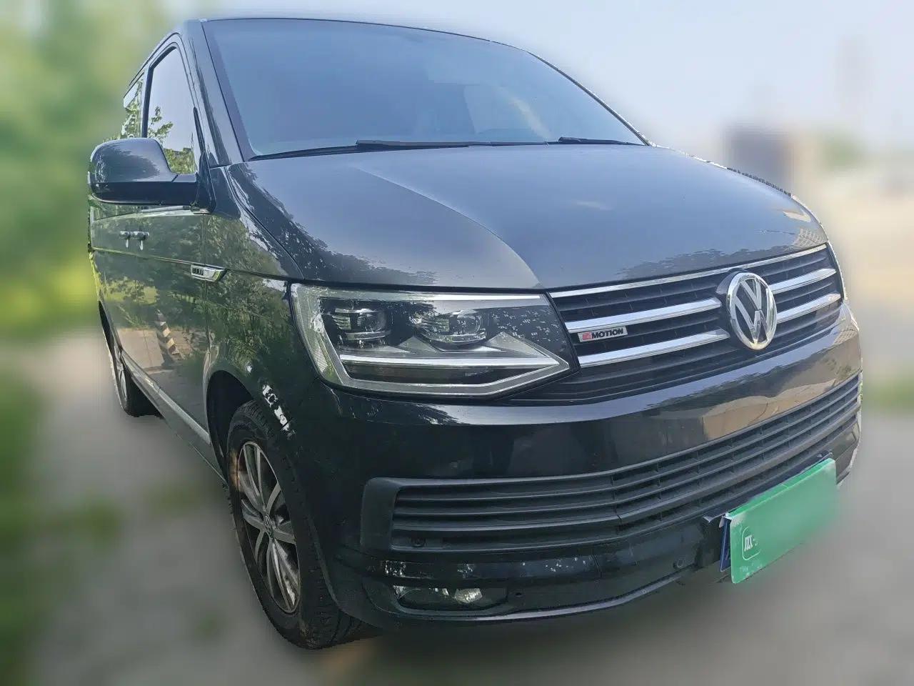 Volkswagen Multivan Volkswagen 2017 Multivan, 2.0T gasoline, automatic transmission, seven seats, four-wheel drive, with a differential lock. — миниатюра 3