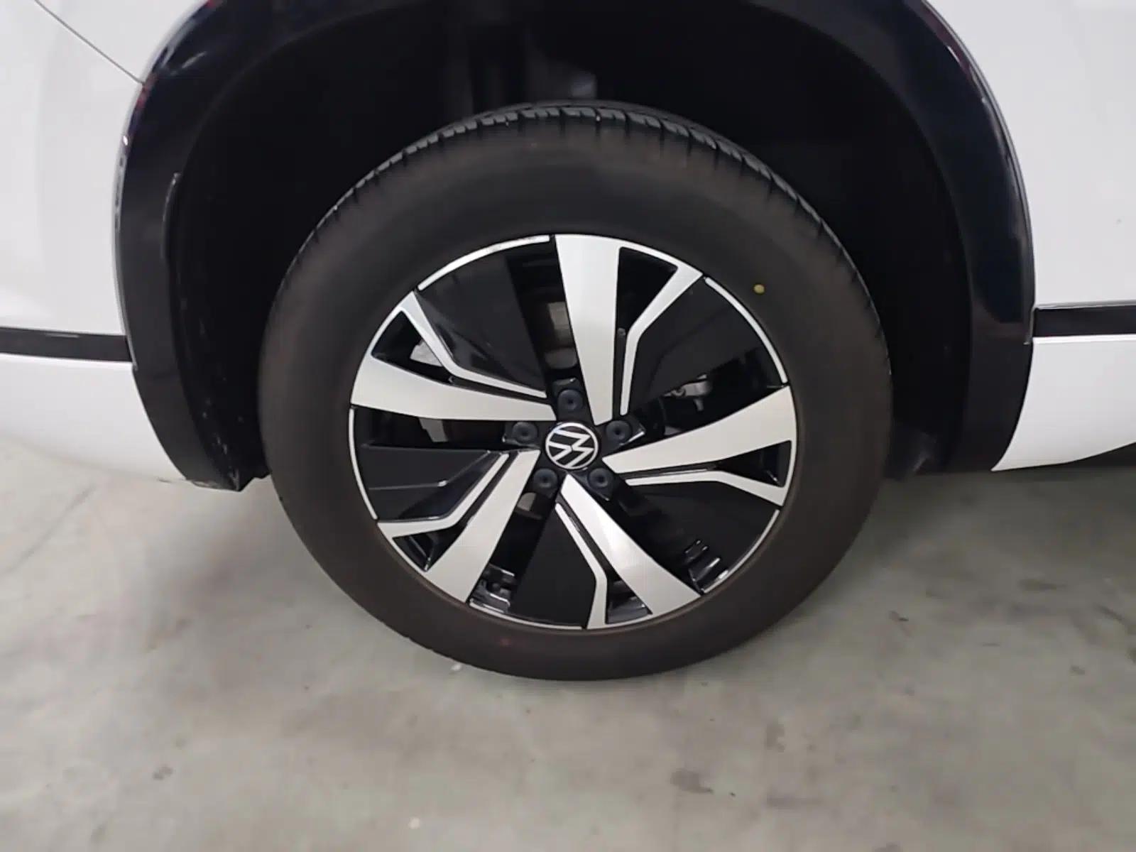 Volkswagen Tayron GTE Plug-in Hybrid 2020 1.4T Luxury Model — миниатюра 11