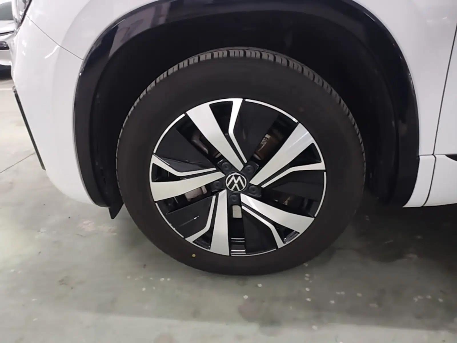 Volkswagen Tayron GTE Plug-in Hybrid 2020 1.4T Luxury Model — миниатюра 10
