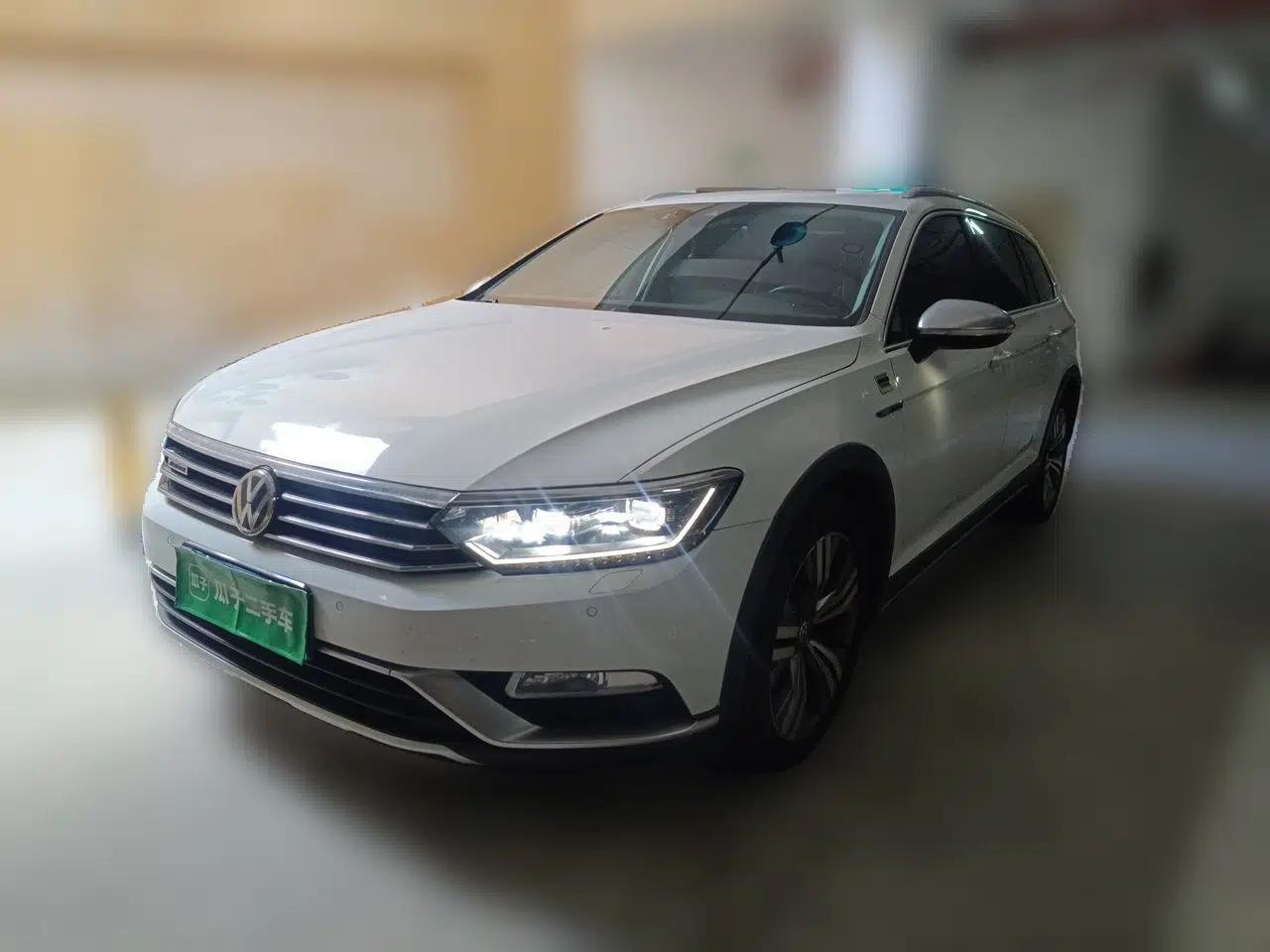 Volkswagen Variant 2017 380TSI Four-Wheel Drive Longitudinal Version — миниатюра 1