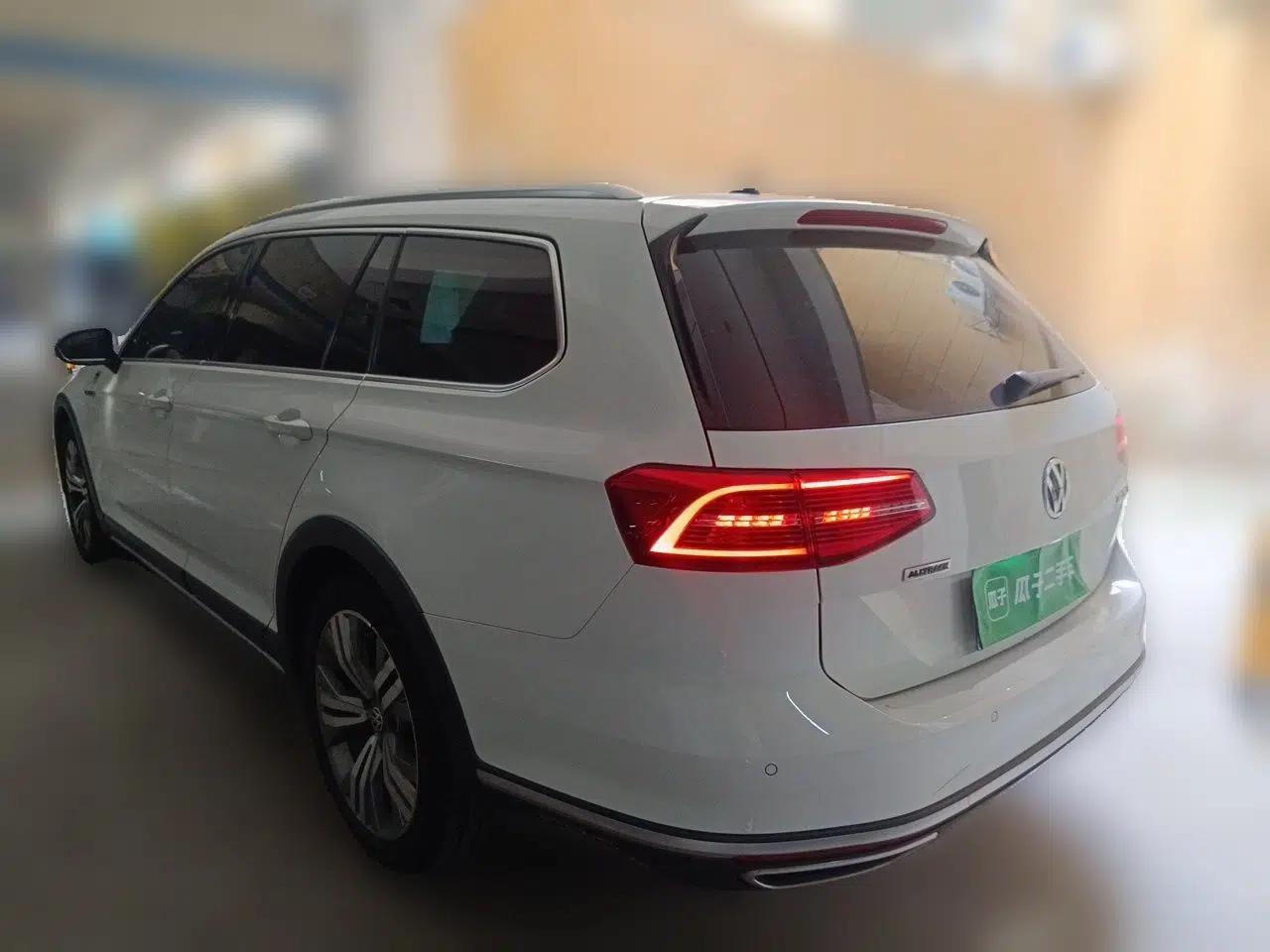 Volkswagen Variant 2017 380TSI Four-Wheel Drive Longitudinal Version — миниатюра 4