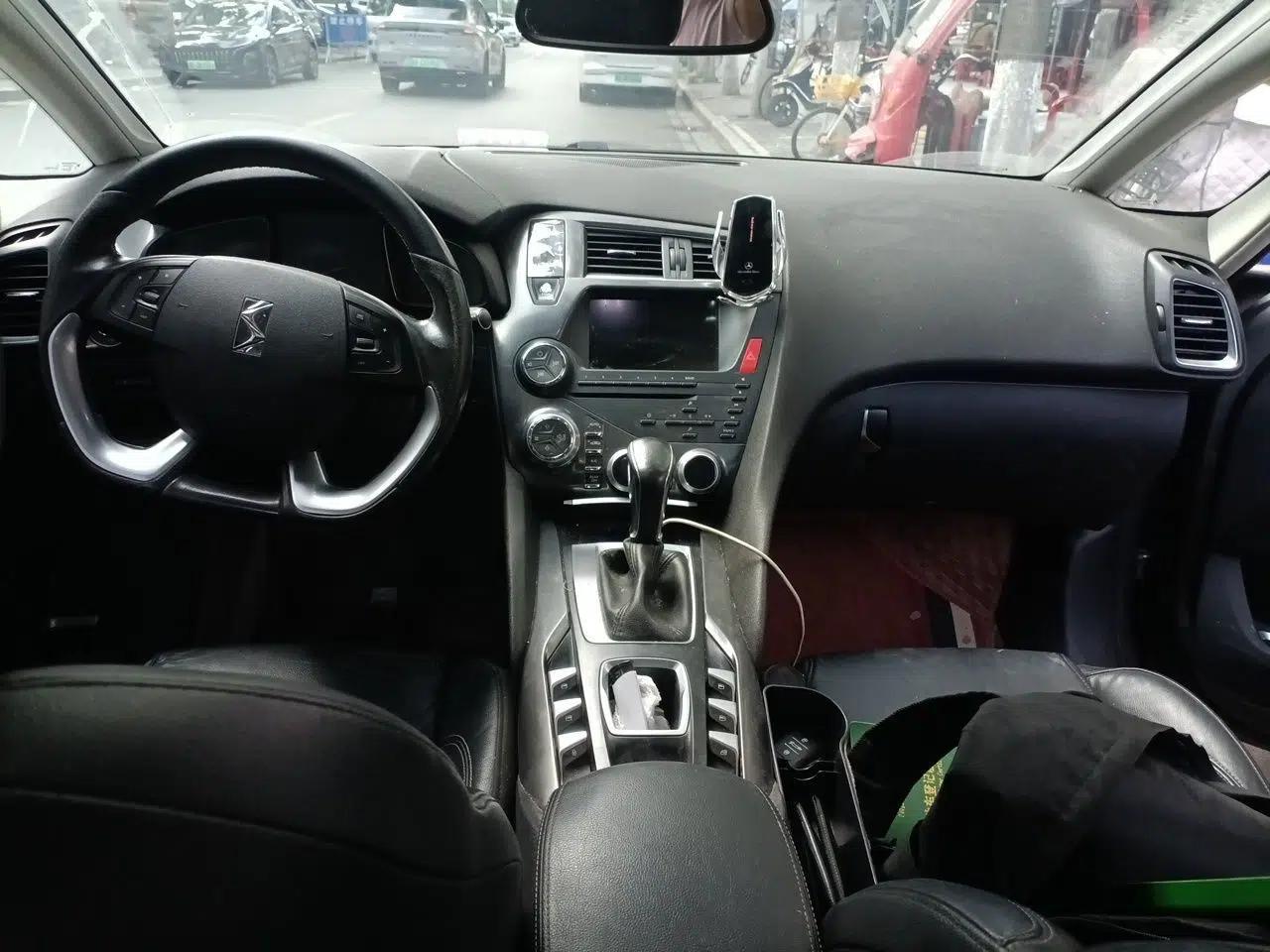 DS 5 2014 1.6T Luxury Edition THP160 — миниатюра 9