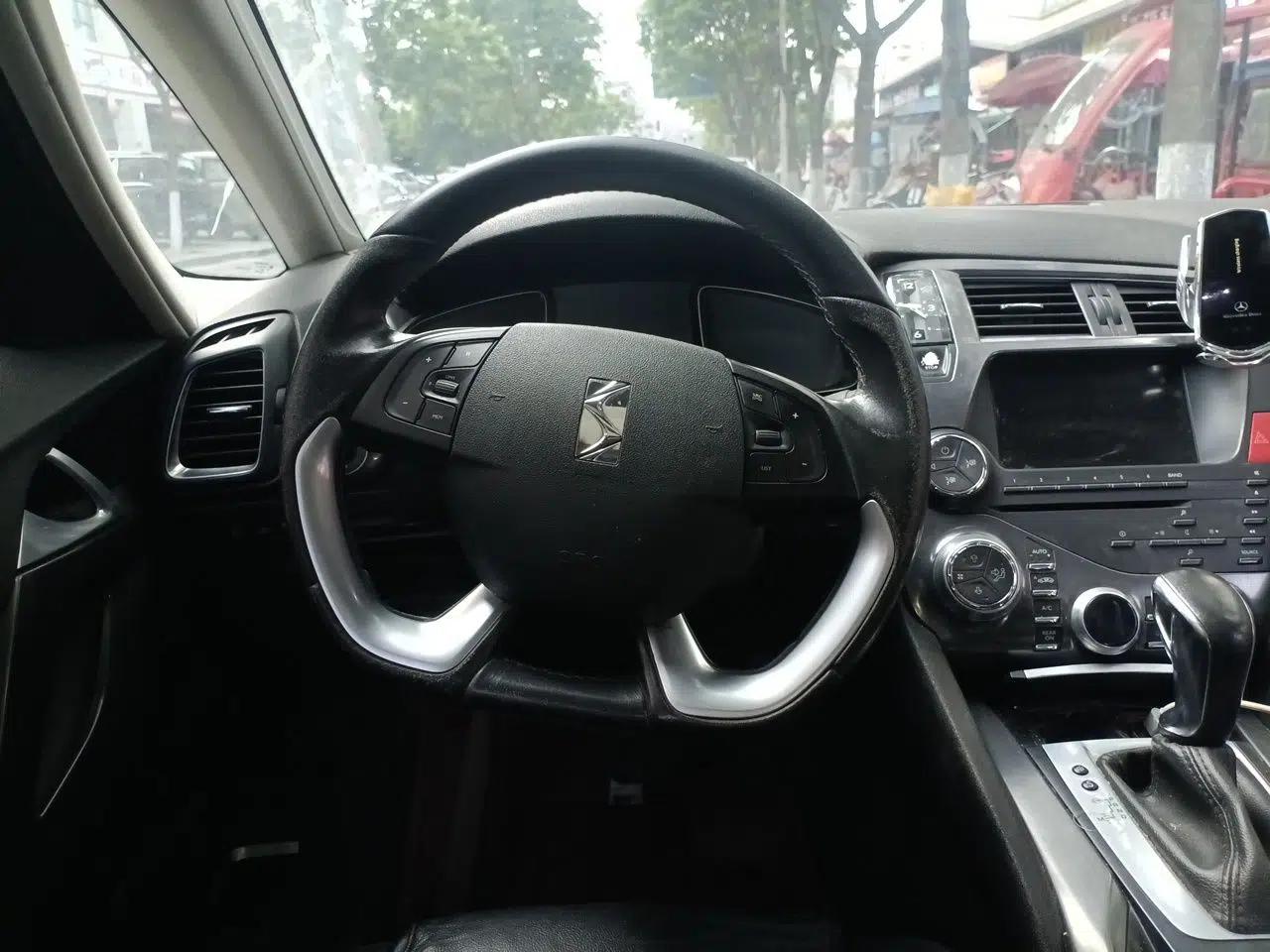 DS 5 2014 1.6T Luxury Edition THP160 — миниатюра 10