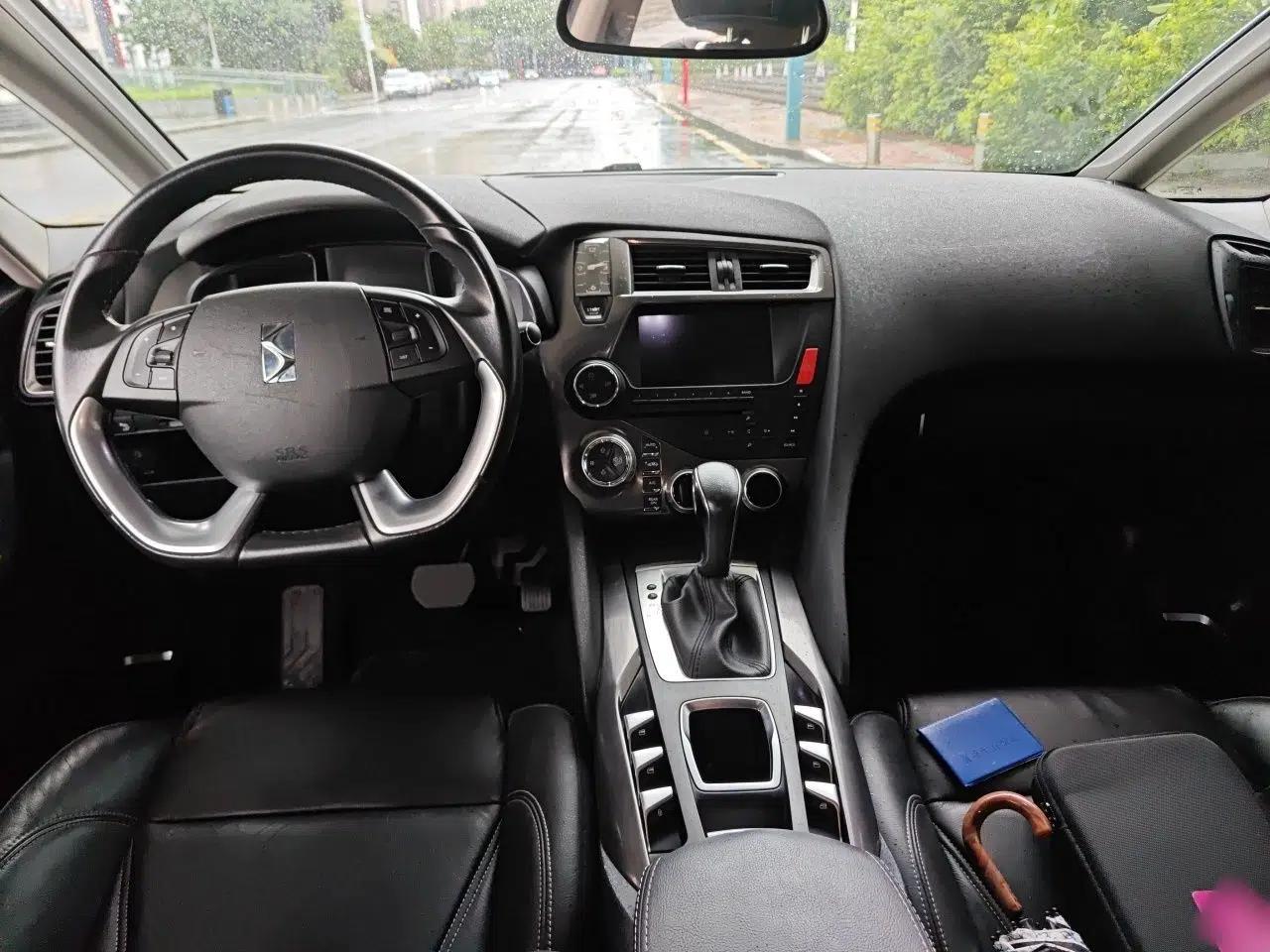 DS 5 2014 1.6T Luxury Edition THP160 — миниатюра 9