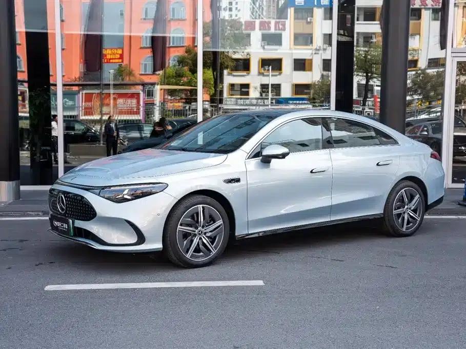 Mercedes-Benz CLA PHEV 2025 300L Extended Range Intelligent Edition — миниатюра 2