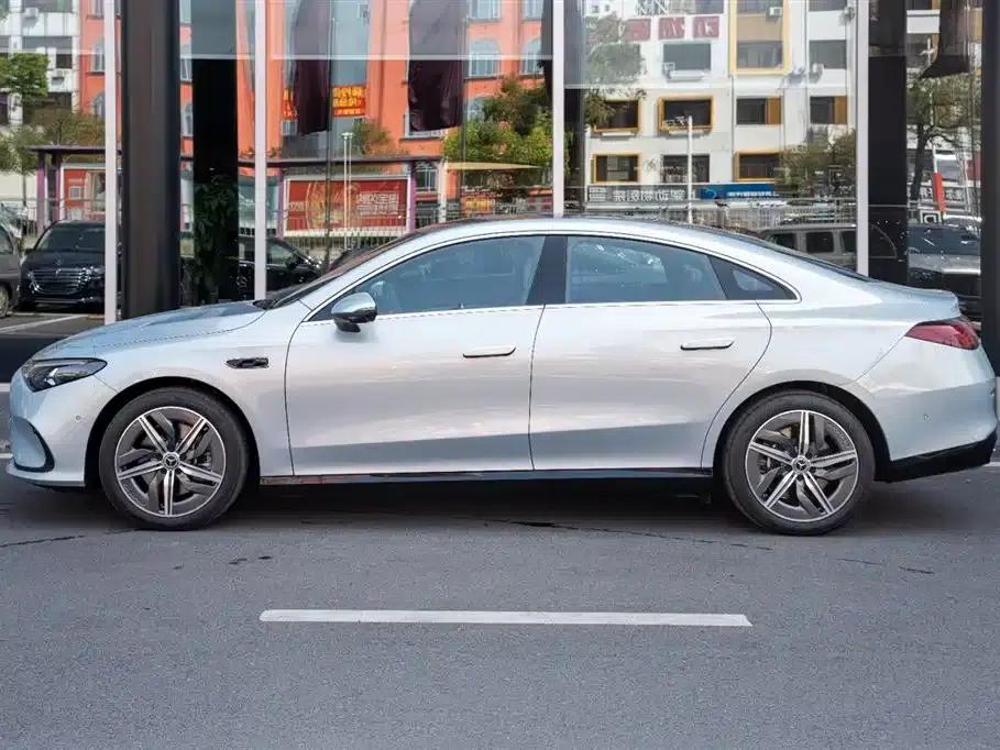 Mercedes-Benz CLA PHEV 2025 300L Extended Range Intelligent Edition — миниатюра 3