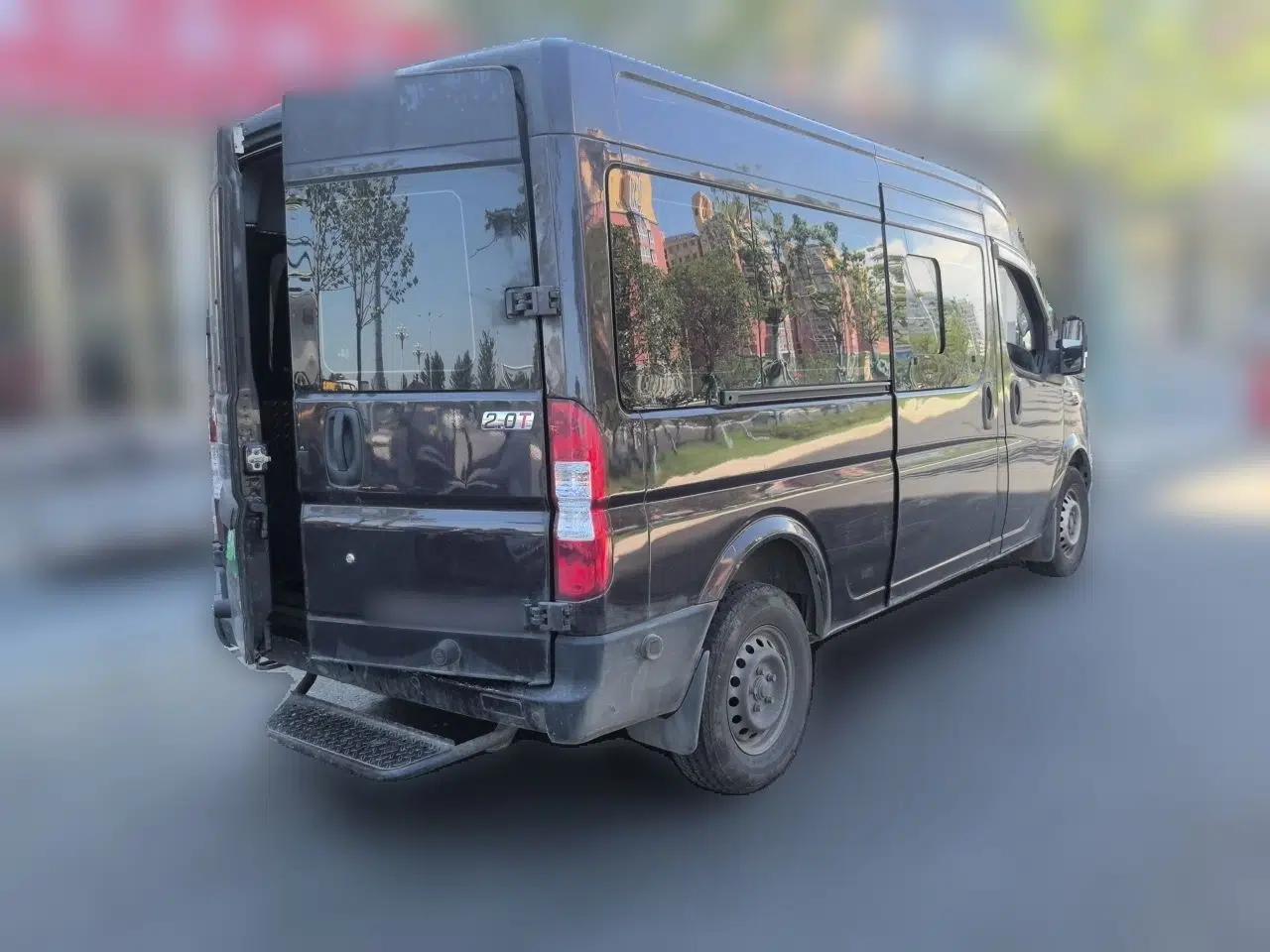 Dongfeng Yufeng 2023 V9+ 2.0T Manual Front-Wheel-Drive Multi-Function Mid-Roof Van with 7/8/9 Seats — миниатюра 6