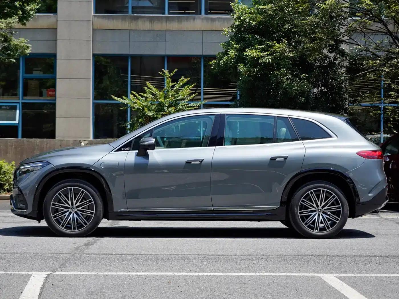 Mercedes-Benz EQS SUV 2023 450 4MATIC Luxury Edition — миниатюра 3