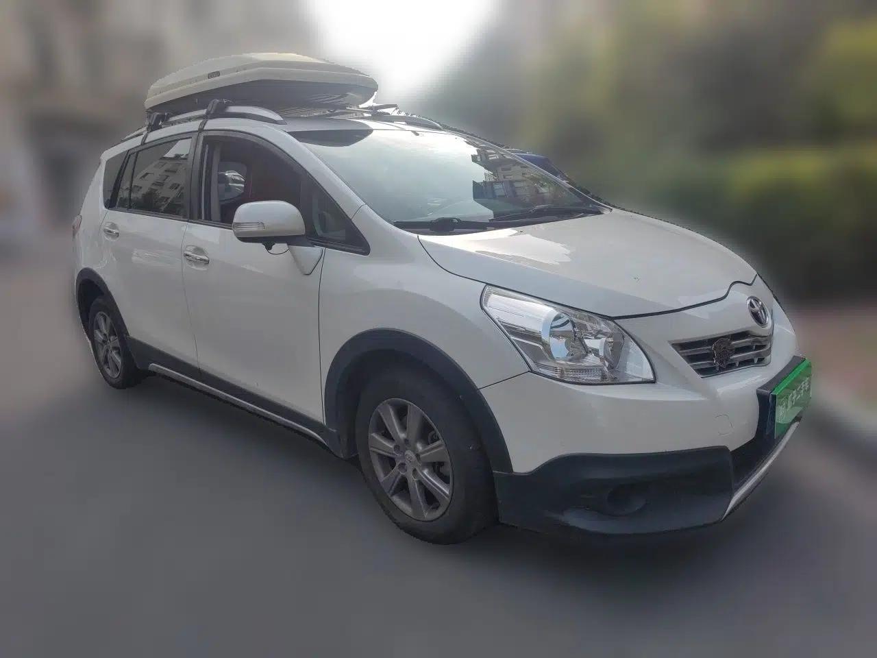 Toyota Verso 2015 180E CVT Crossover Edition — миниатюра 3