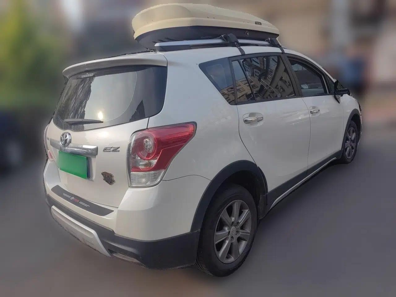 Toyota Verso 2015 180E CVT Crossover Edition — миниатюра 6