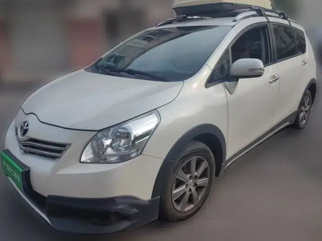 Toyota Verso 2015 180E CVT Crossover Edition