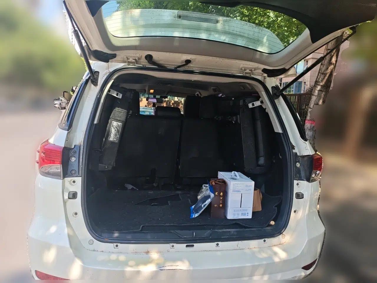Toyota Fortuner Toyota Fortuner 2017, 2.7L, automatic transmission, 7 seats, gasoline (Middle East-spec parallel import) — миниатюра 19