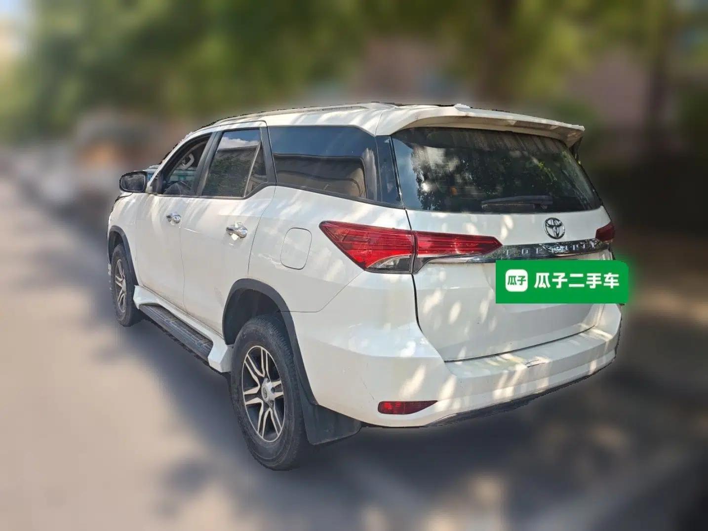 Toyota Fortuner Toyota Fortuner 2017, 2.7L, automatic transmission, 7 seats, gasoline (Middle East-spec parallel import) — миниатюра 4