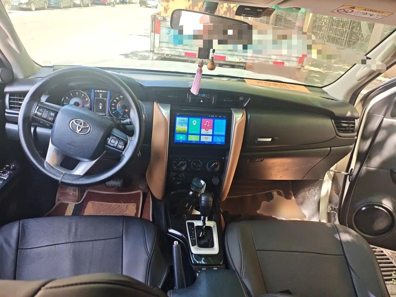 Toyota Fortuner Toyota Fortuner 2017, 2.7L, automatic transmission, 7 seats, gasoline (Middle East-spec parallel import) — миниатюра 9