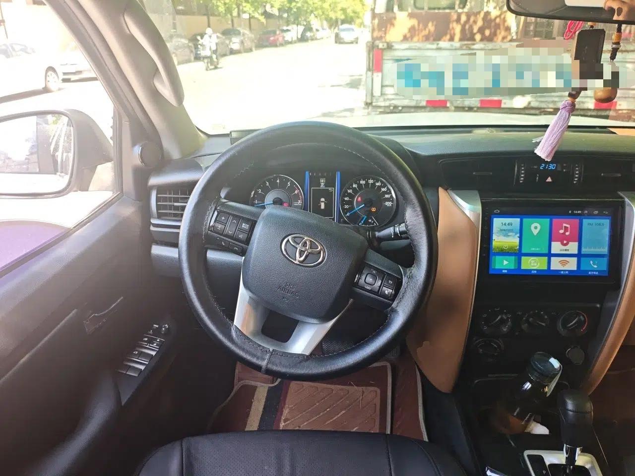 Toyota Fortuner Toyota Fortuner 2017, 2.7L, automatic transmission, 7 seats, gasoline (Middle East-spec parallel import) — миниатюра 10