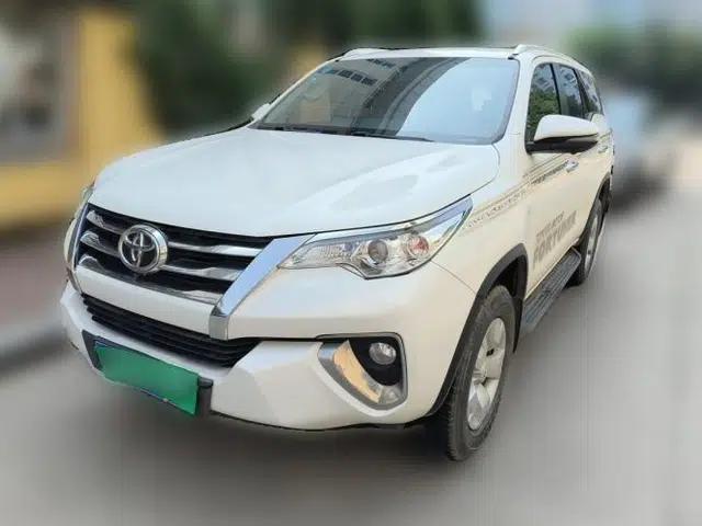Toyota Fortuner 2018 Toyota Fortuner (Imported) 2.7 Automatic, Seven-Seater, Three Airbags, No Sunroof
