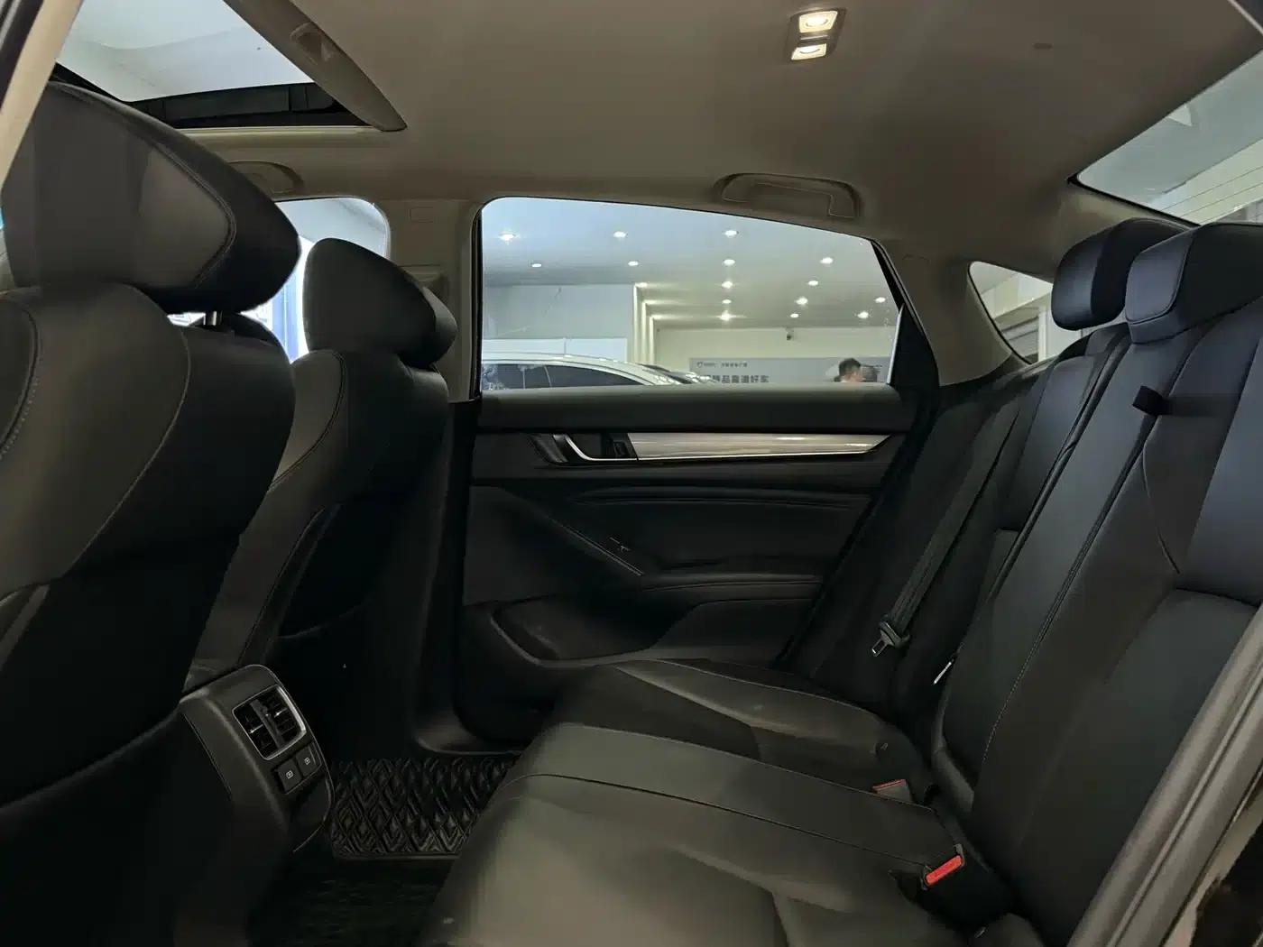 Accord PHEV 2023 2.0L e:PHEV Smart Edition — миниатюра 7
