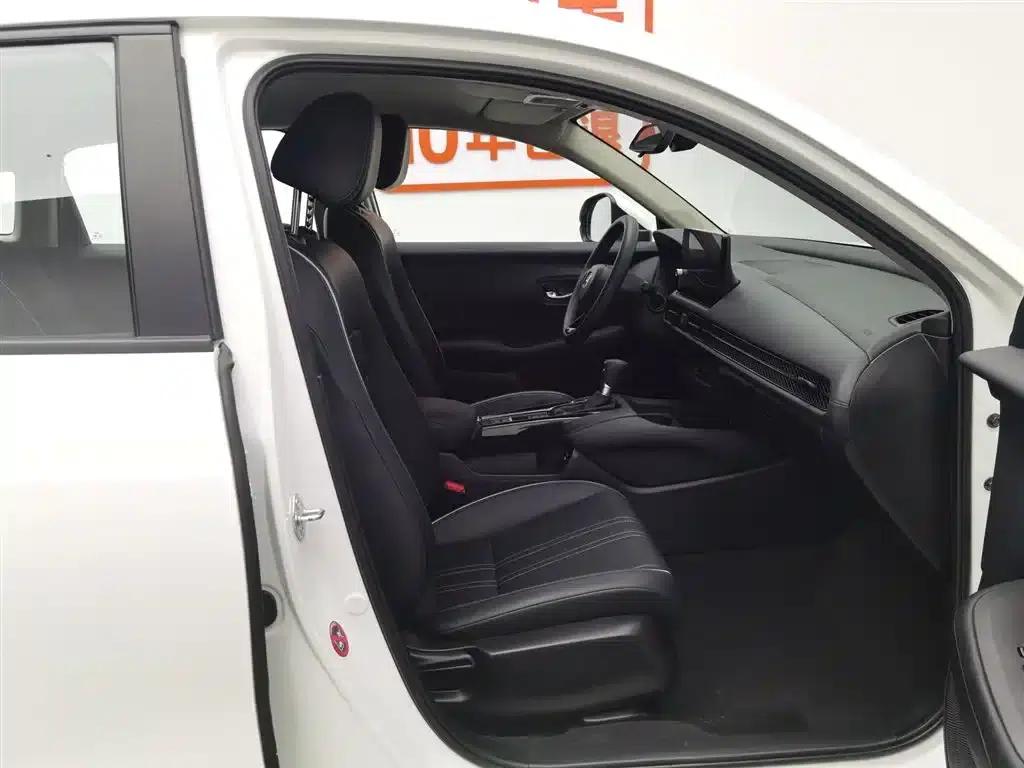 Honda HR-V 2023 240TURBO Sporty Edition — миниатюра 23