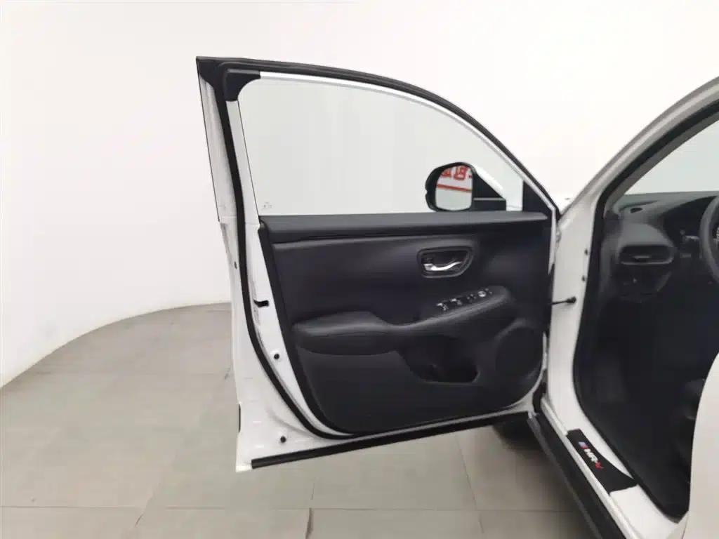 Honda HR-V 2023 240TURBO Sporty Edition — миниатюра 8