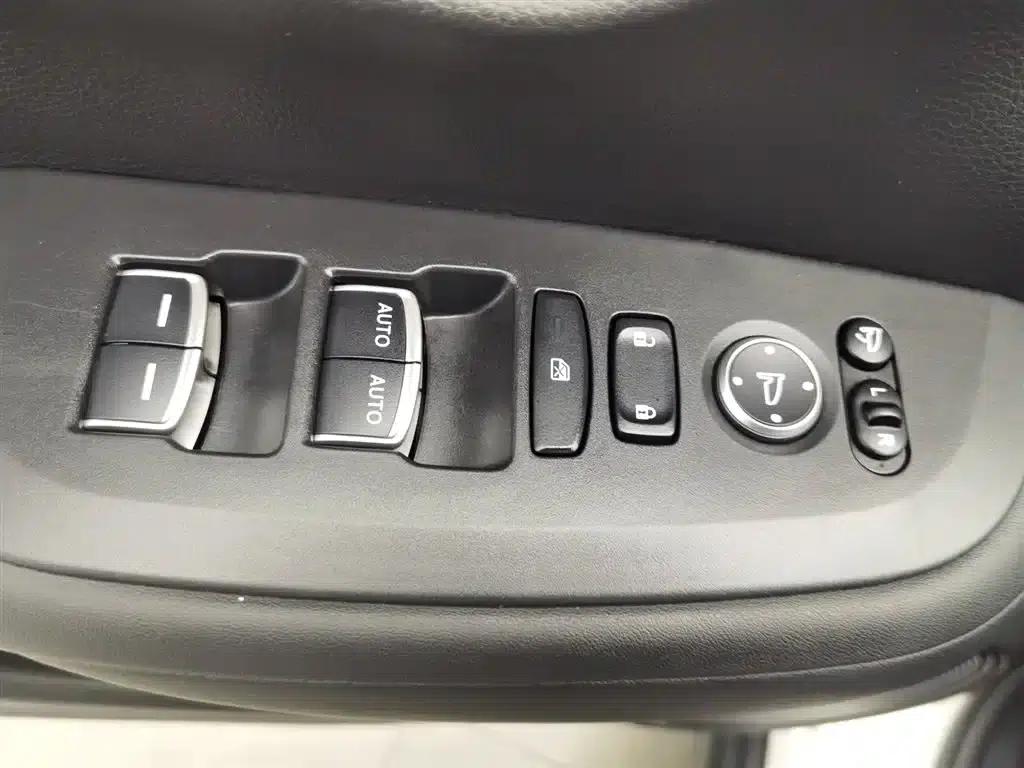 Honda HR-V 2023 240TURBO Sporty Edition — миниатюра 9