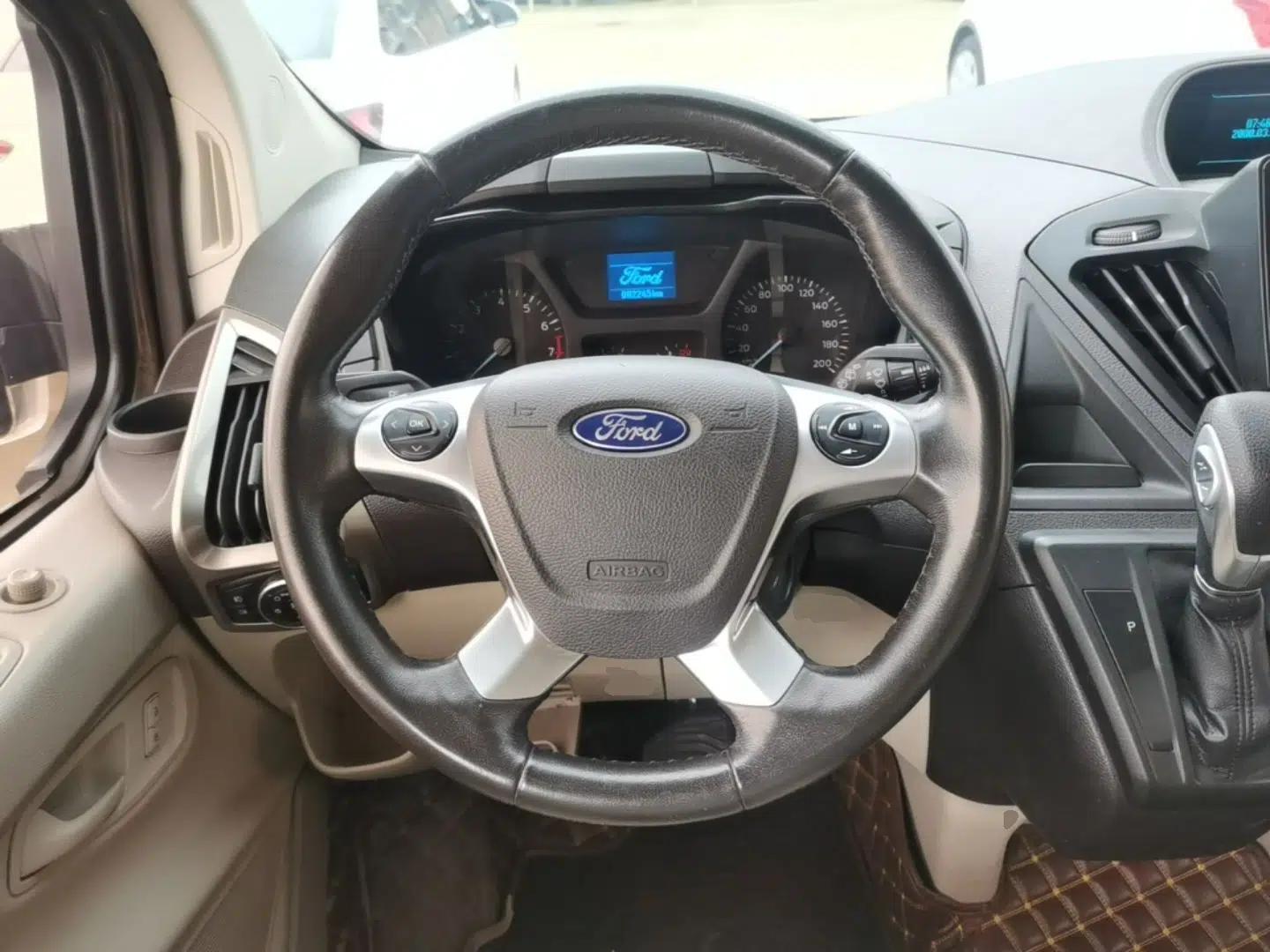 Ford Tourneo Custom 2017 2.0T Automatic Elite Edition — миниатюра 13