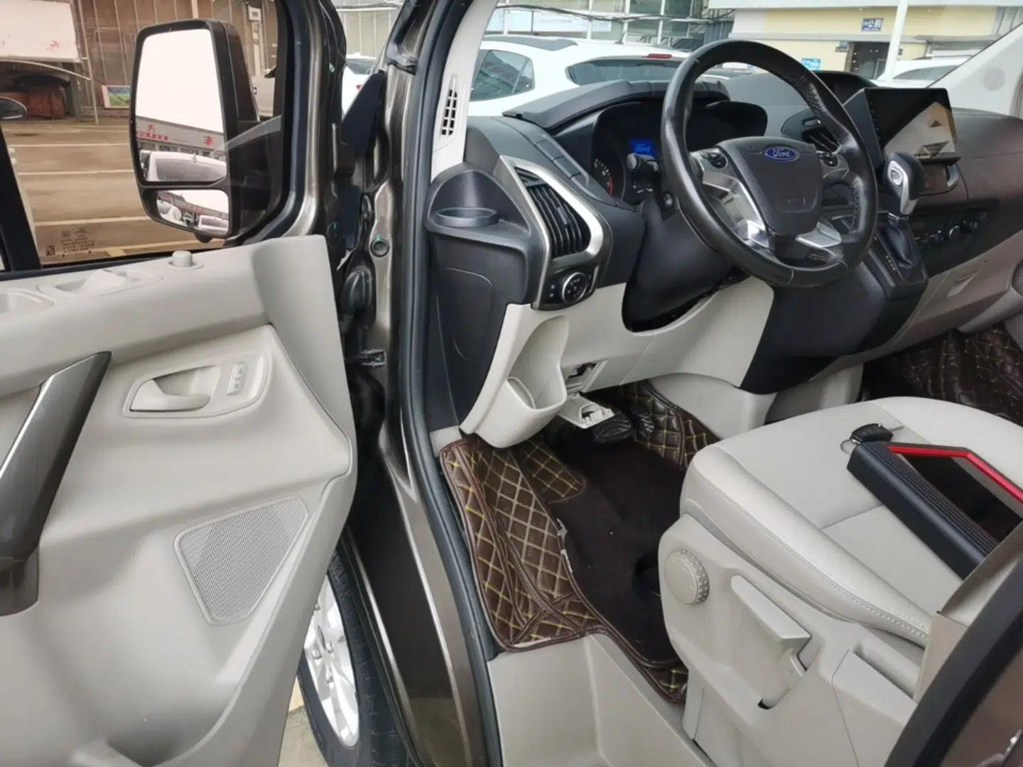Ford Tourneo Custom 2017 2.0T Automatic Elite Edition — миниатюра 18