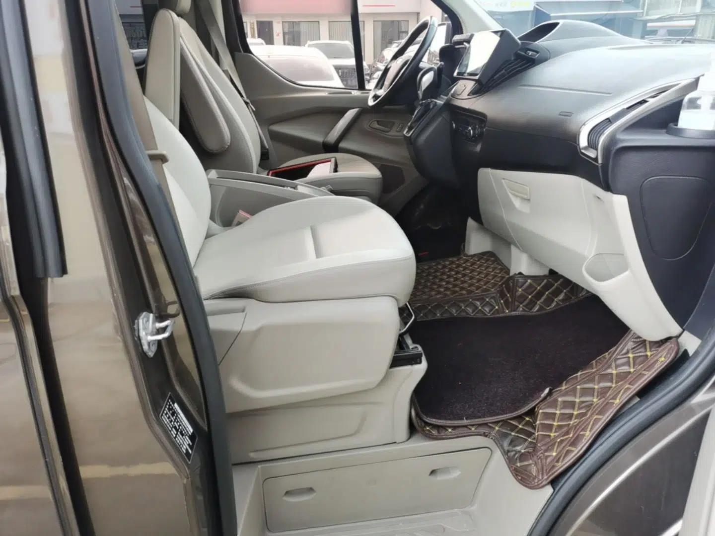Ford Tourneo Custom 2017 2.0T Automatic Elite Edition — миниатюра 19