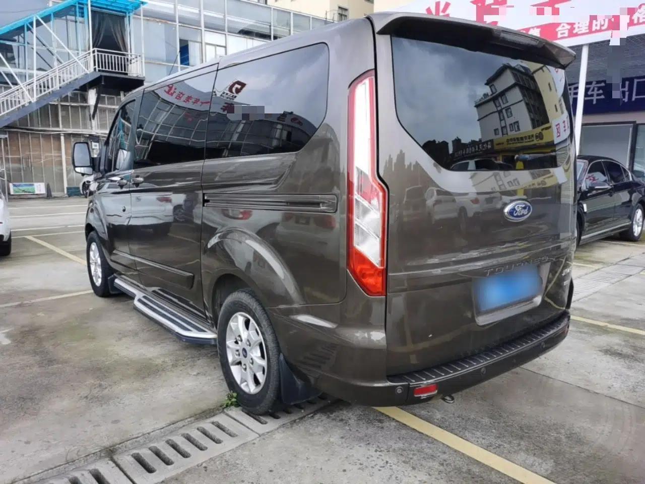 Ford Tourneo Custom 2017 2.0T Automatic Elite Edition — миниатюра 4