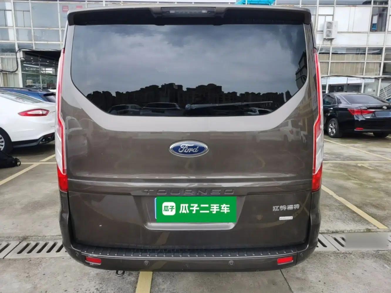 Ford Tourneo Custom 2017 2.0T Automatic Elite Edition — миниатюра 5