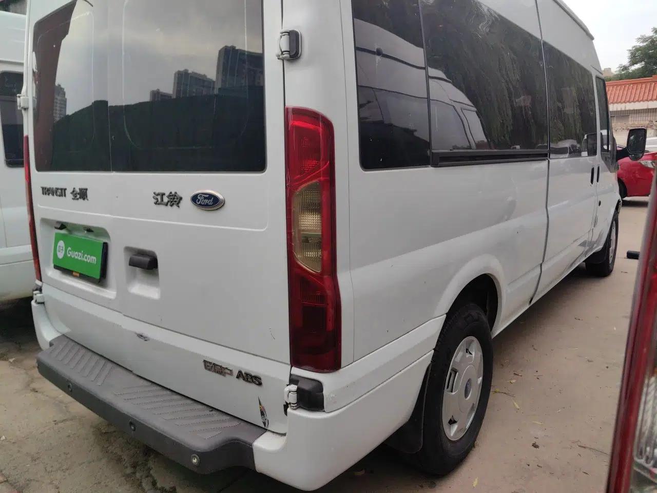 Ford Transit Custom Next-generation Transit 2.4T diesel, manual transmission, 7 seats — миниатюра 6
