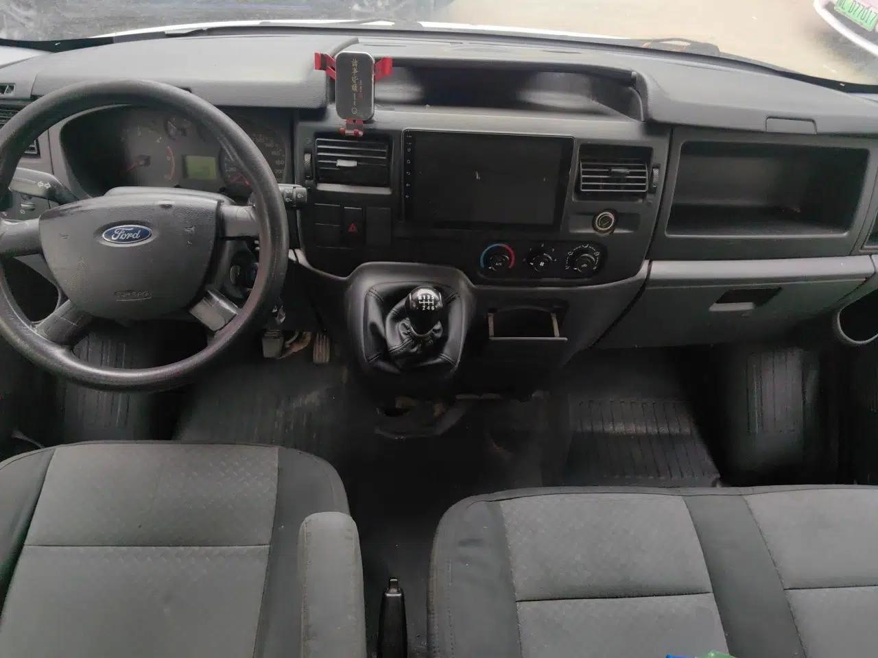 Ford Transit Custom Next-generation Transit 2.4T diesel, manual transmission, 7 seats — миниатюра 9