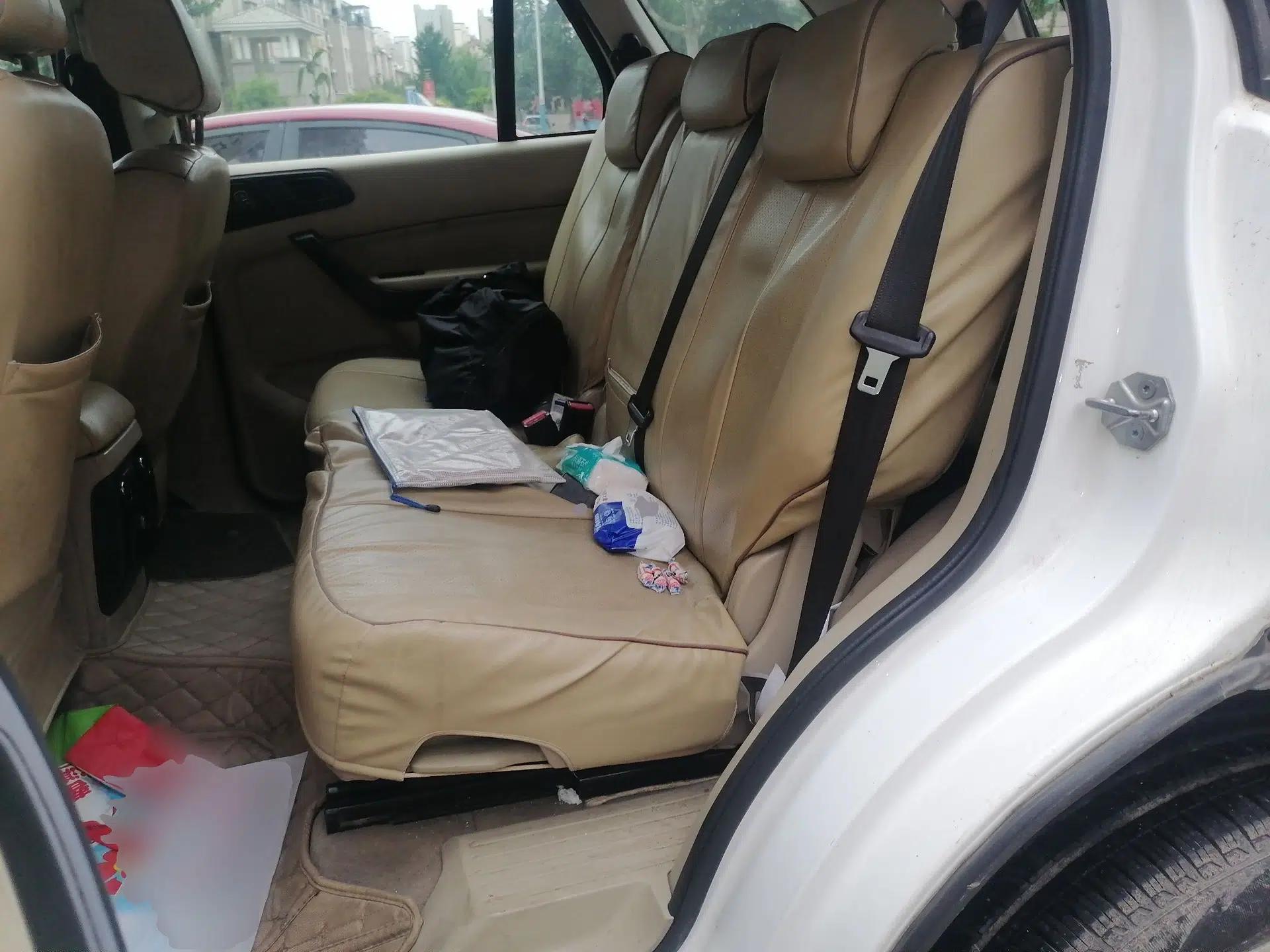 Ford Everest 2016 2.0T Gasoline Automatic 4x4 Elite Edition — миниатюра 17