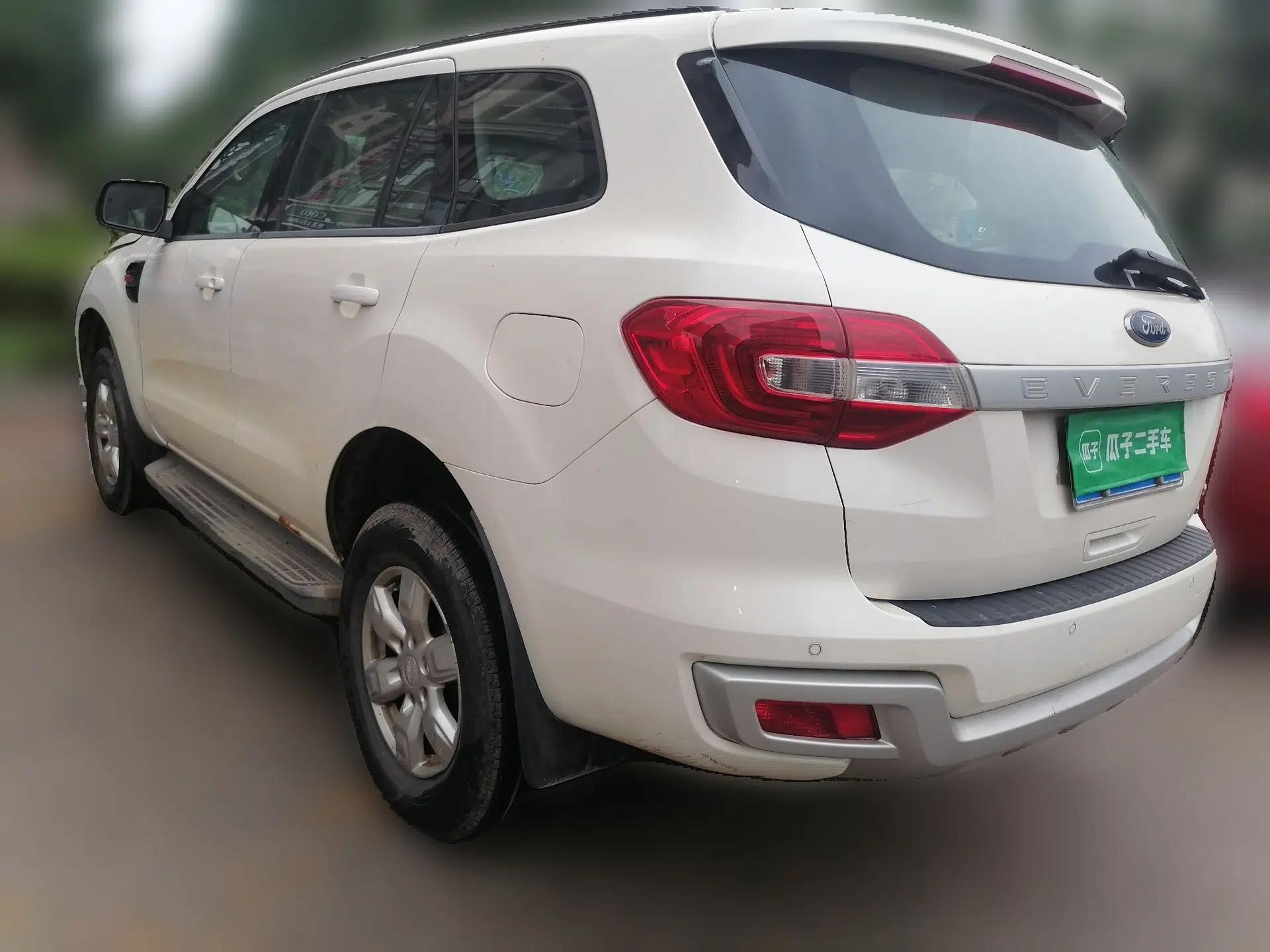 Ford Everest 2016 2.0T Gasoline Automatic 4x4 Elite Edition — миниатюра 4