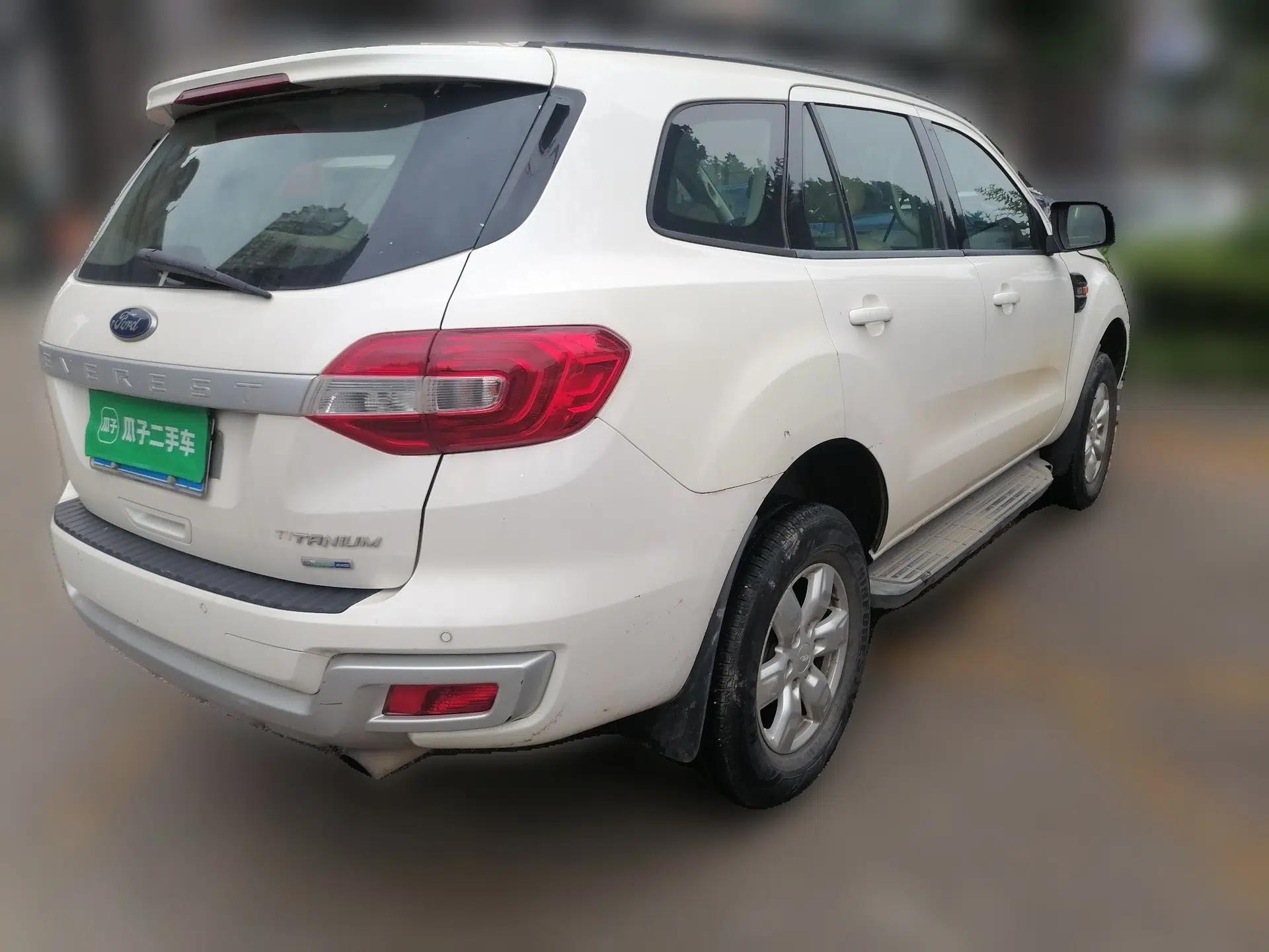 Ford Everest 2016 2.0T Gasoline Automatic 4x4 Elite Edition — миниатюра 6