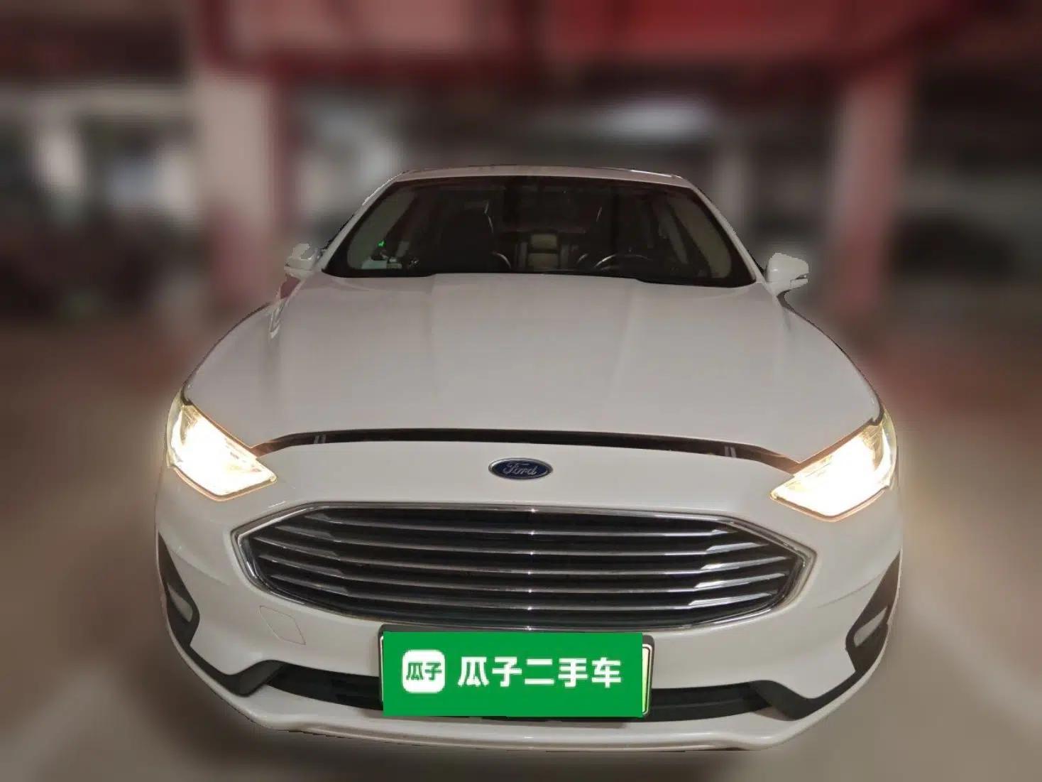 Ford Mondeo New Energy 2018 2.0 PHEV ZhiShang Trim — миниатюра 2