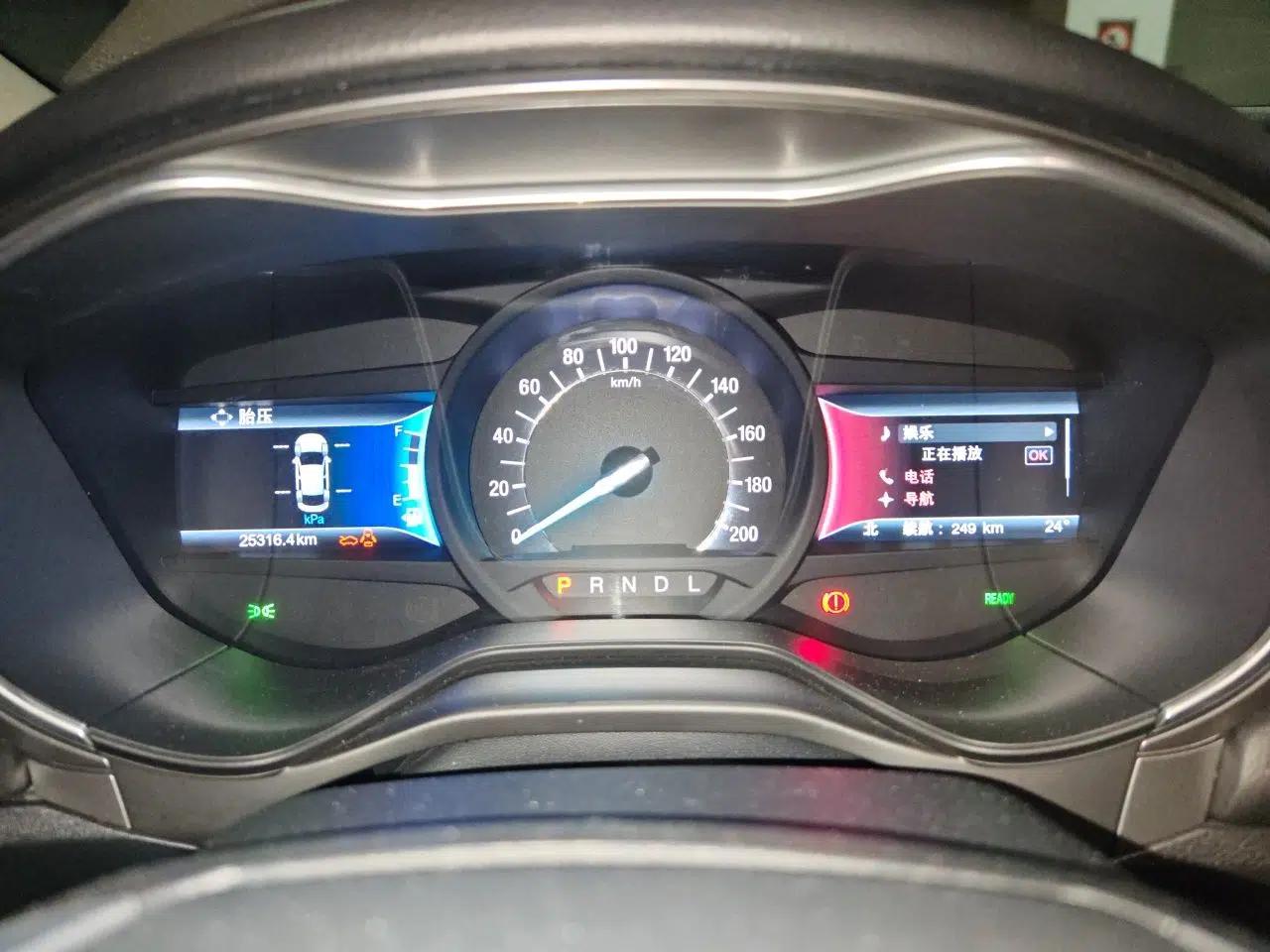 Ford Mondeo New Energy 2018 2.0 PHEV ZhiShang Trim — миниатюра 11