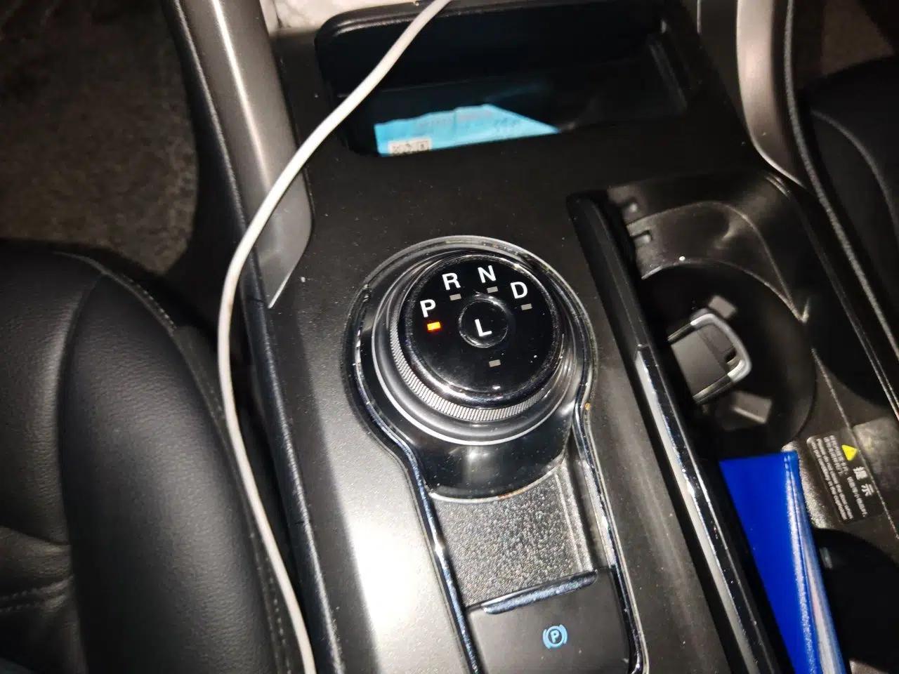 Ford Mondeo New Energy 2018 2.0 PHEV ZhiShang Trim — миниатюра 14